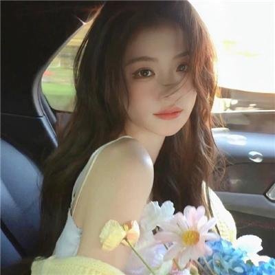 他很怪，他是我爸爸